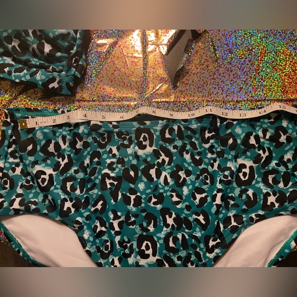 Hurley green animal print bikini set - Picture 15 of 16